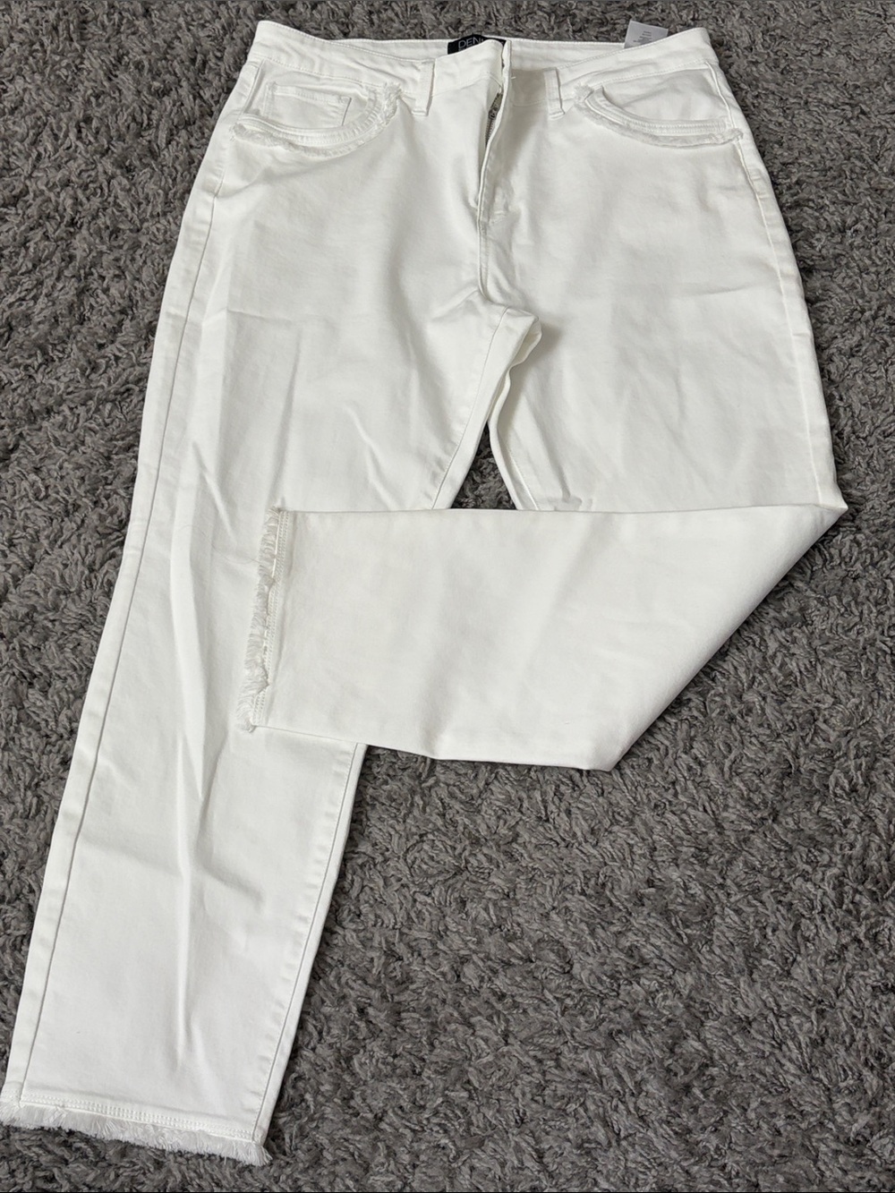 Women’s White Slim Straight Jeans, Never Worn. Stretchy, SZ 14